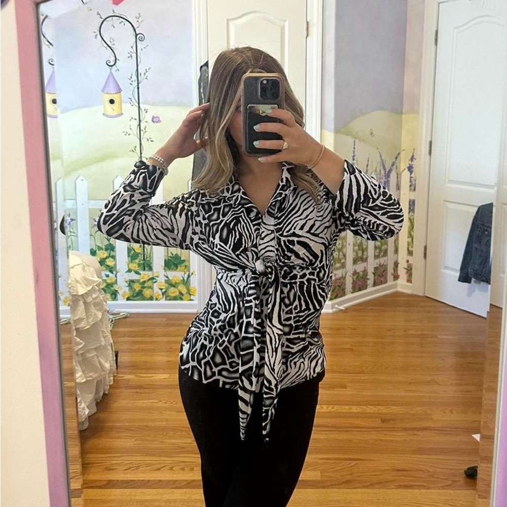 Mesmerize blouse - Picture 2 of 5